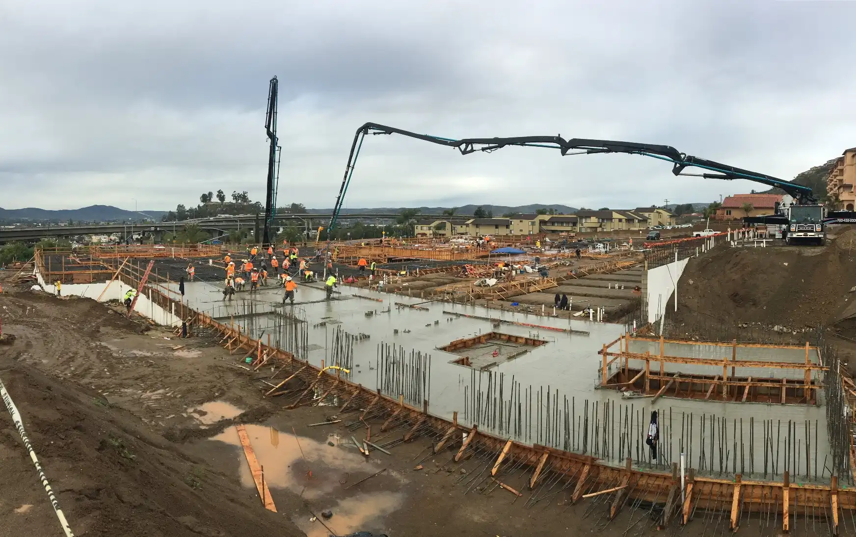 A large scale structural concrete pour